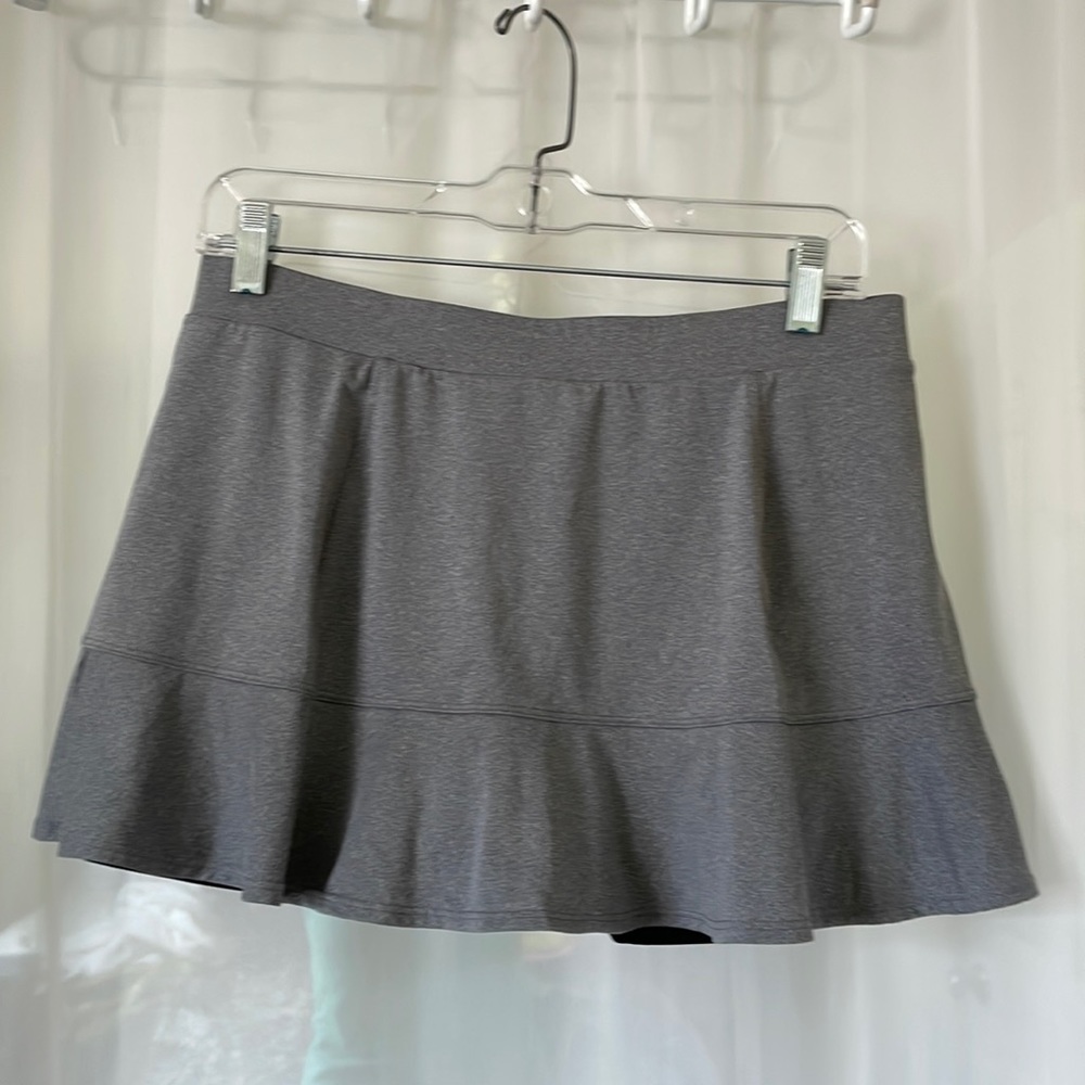 TAIL gray tennis skirt in Size Medium
